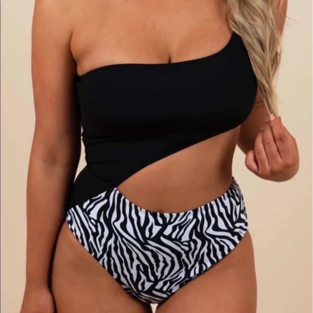 Brand new swim suit